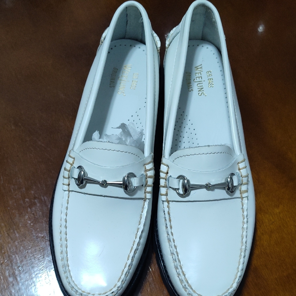 G.H. Bass & Co. Women's Lianna Lug White Leather Loafers. NWOT